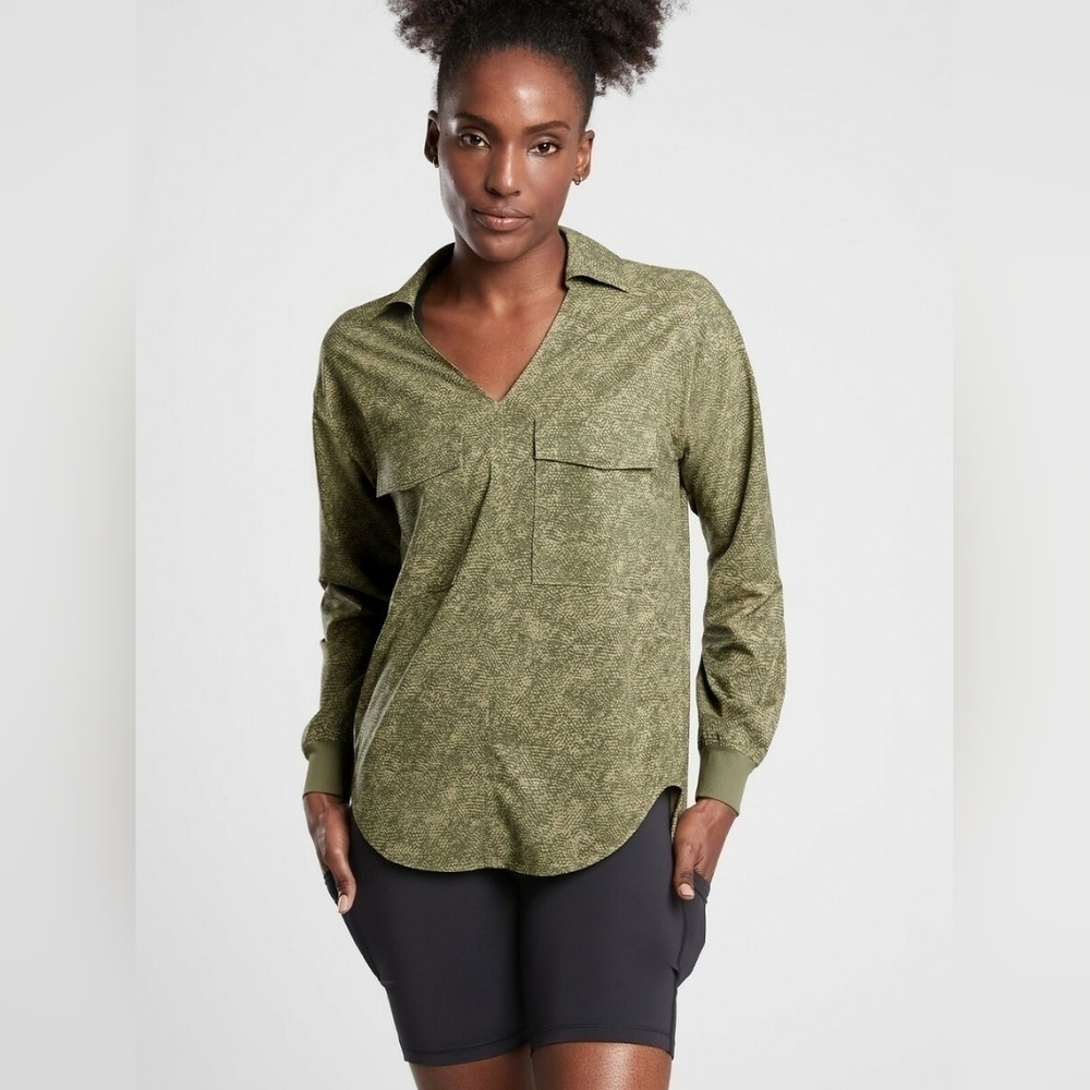 Athleta Olive Green Printed Long Sleeve V-Neck Zuma Top Breathable Athleisure
